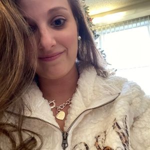 Meet your Posher, Shana